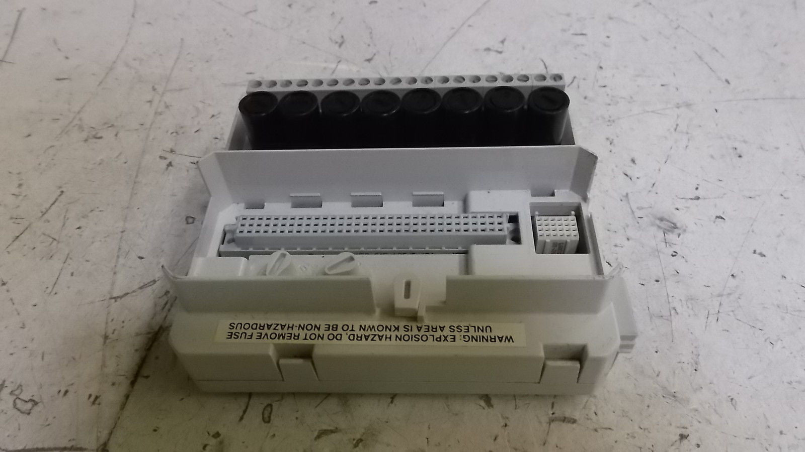 ABB 3BSE008572R1 TERMINAL EXTENDED MODULE *USED*