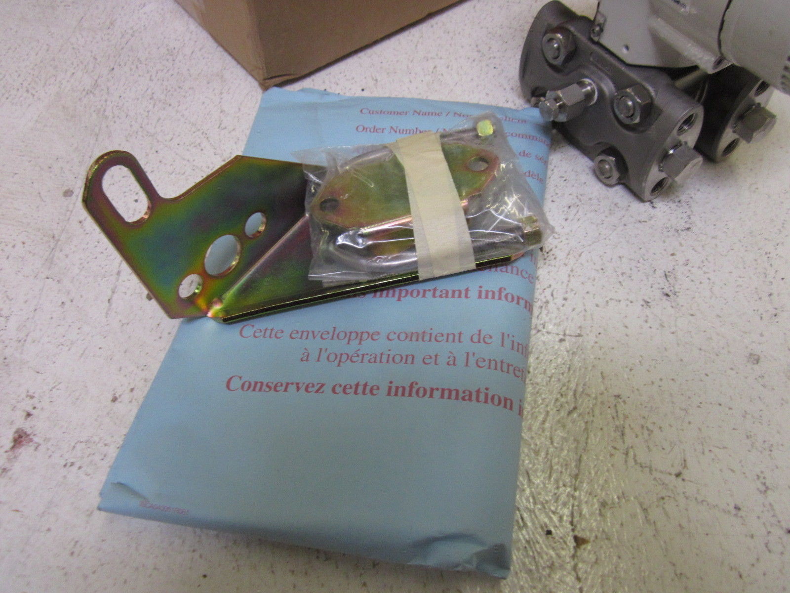 ABB 621EDD343A0G81A3 PRESSURE TRANSMITTER *NEW IN BOX*