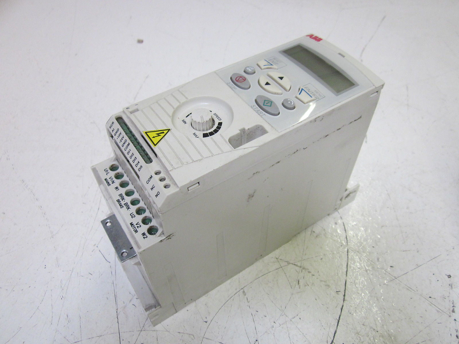 ABB ACS150-03U-02A4-4 CONTROL DRIVE .75KW 1 HP 480V  *USED*