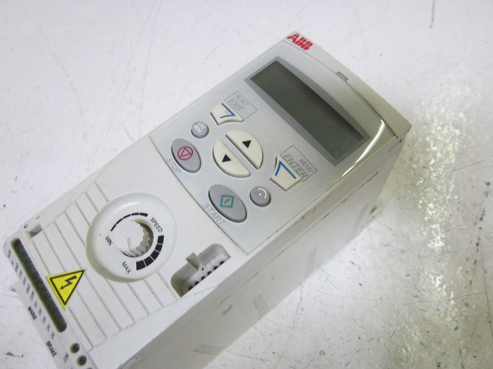 ABB ACS150-03U-02A4-4 CONTROL DRIVE .75KW 1 HP 480V  *USED*