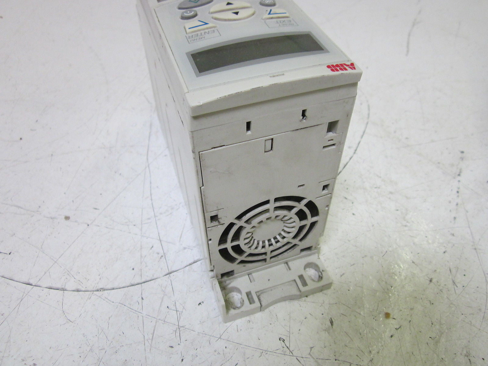 ABB ACS150-03U-02A4-4 CONTROL DRIVE .75KW 1 HP 480V  *USED*