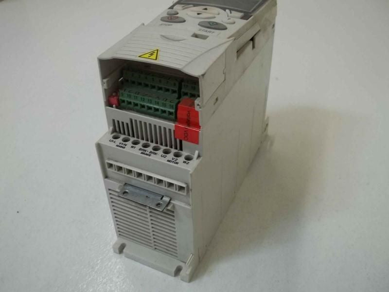 ABB ACS355-03U-05A6-4 AC DRIVE *USED*