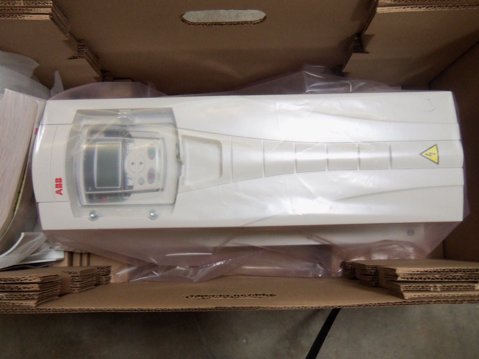 ABB ACS550-U1-023A-4+B055 AC DRIVE *NEW IN BOX*
