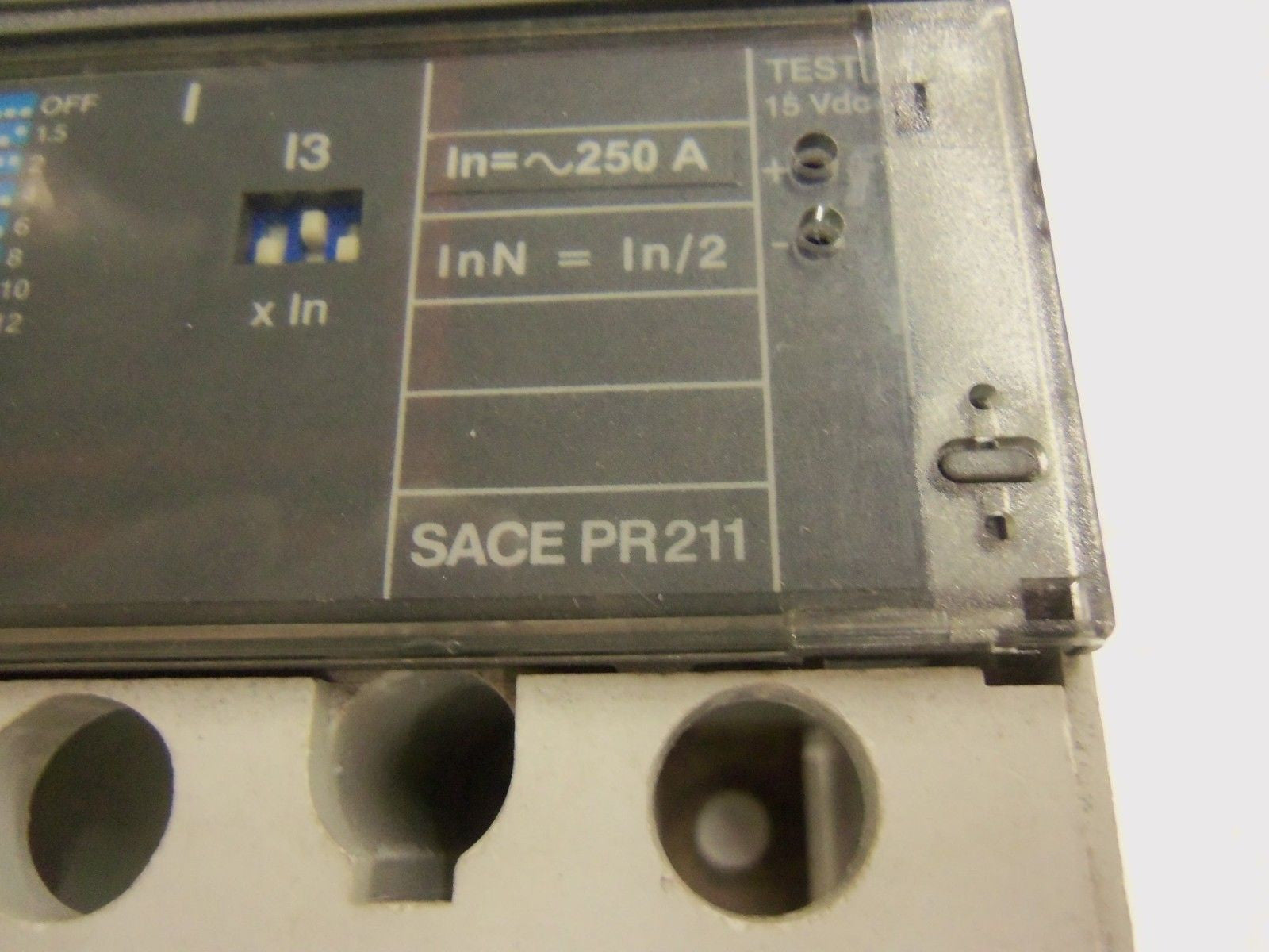 ABB SACES4 W/ SACEPR211  CIRCUIT BREAKER *USED*