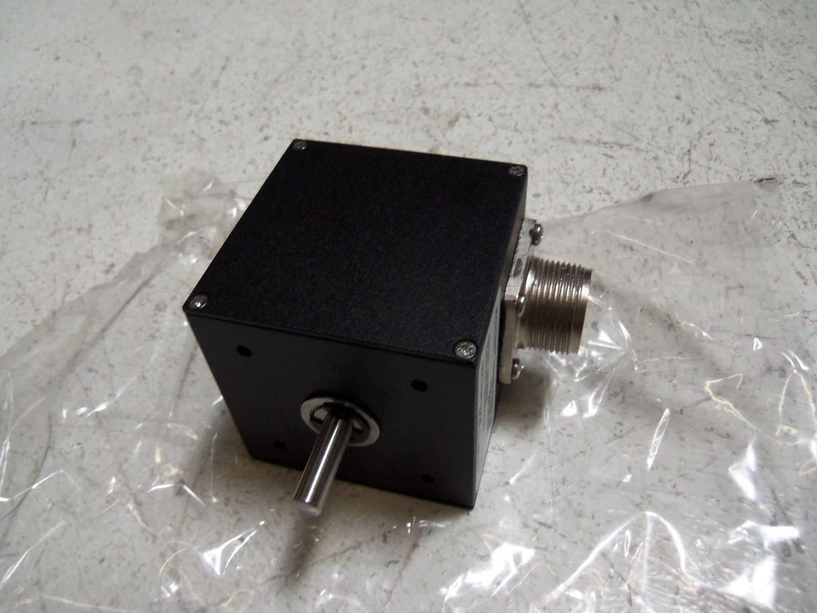 ACCU-CODER 711-0360-S-S-4-S-S-N ENCODER *NEW IN BOX*