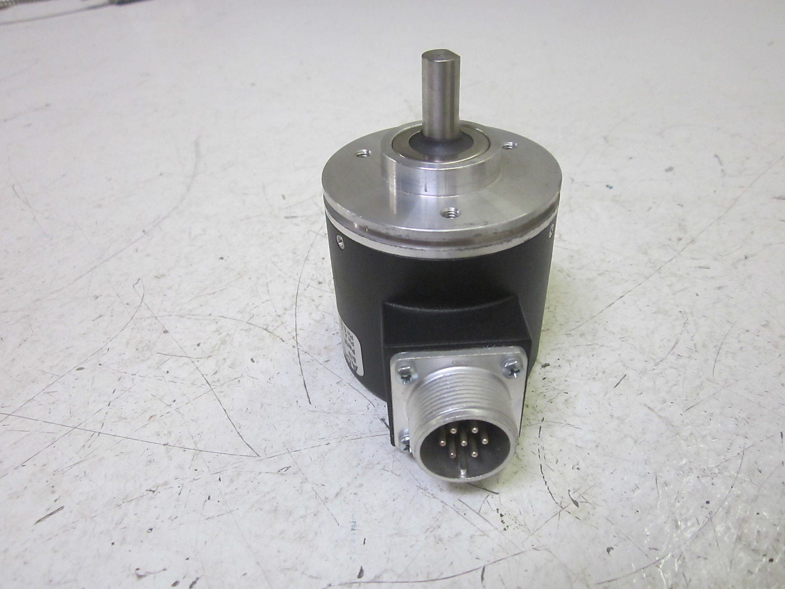 ACCU-CODER 725N-S-S-0045-A-0C-1-S-1-SY-Y-N ENCODER  *USED*