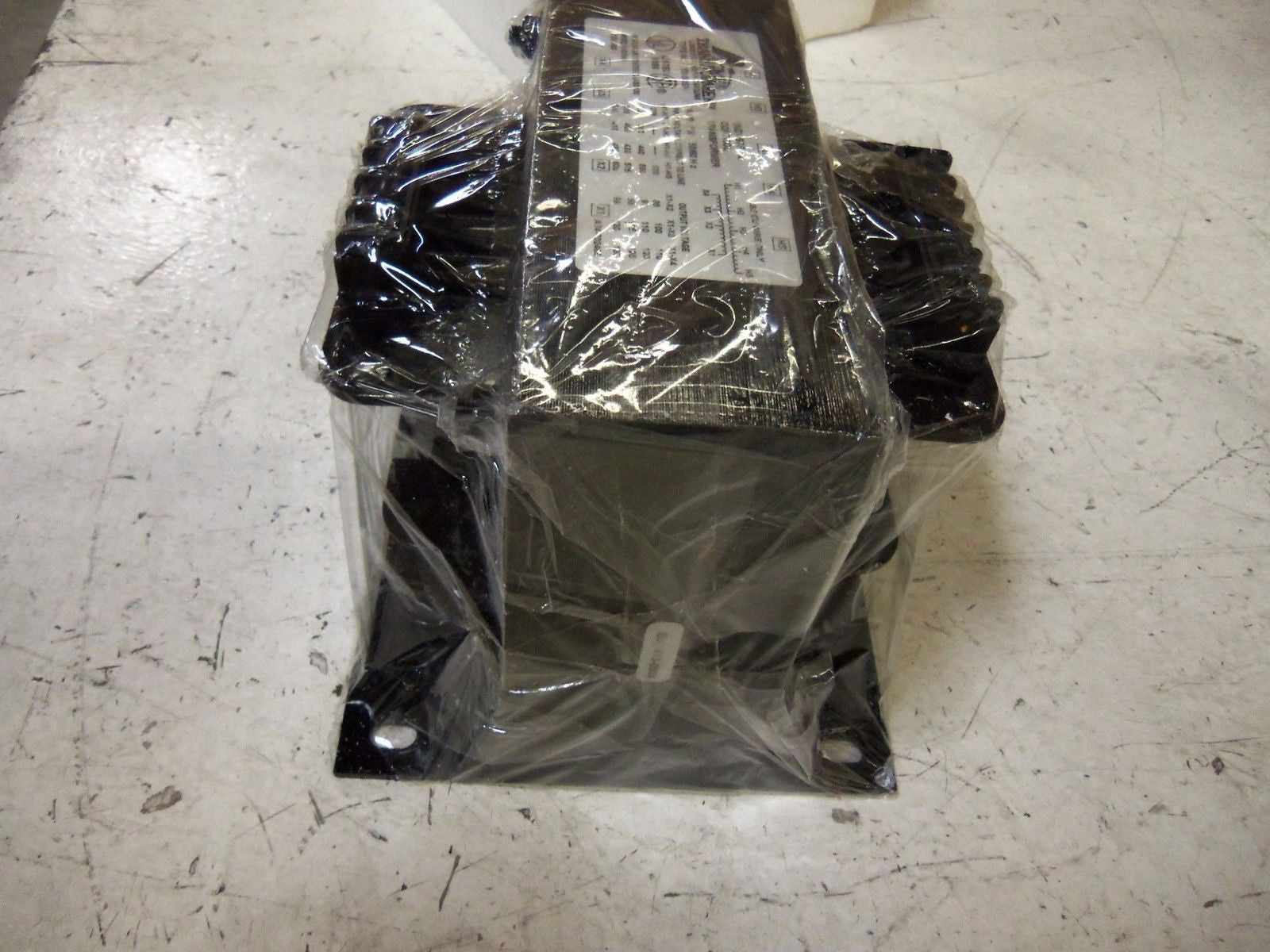 ACME TB-54524 TRANSFORMER *NEW IN BOX*