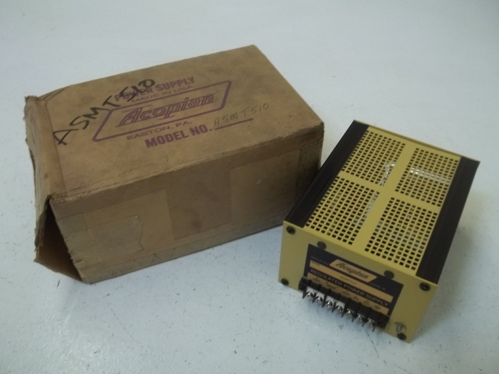 ACOPIAN A5MT510 REGULATED POWER SUPPLY *NEW IN BOX*
