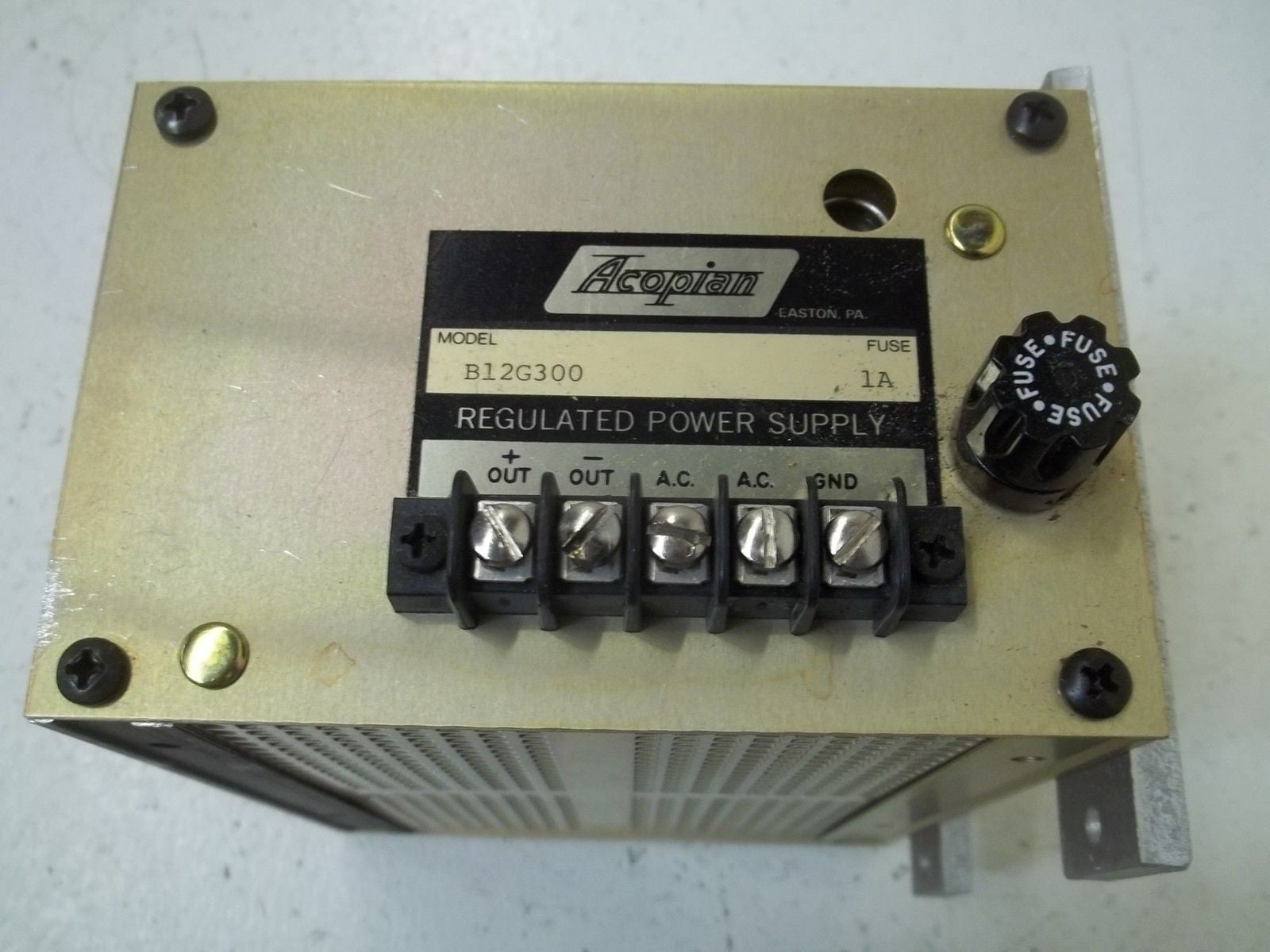 ACOPIAN B12G300 REGULATED POWER SUPPLY *USED*