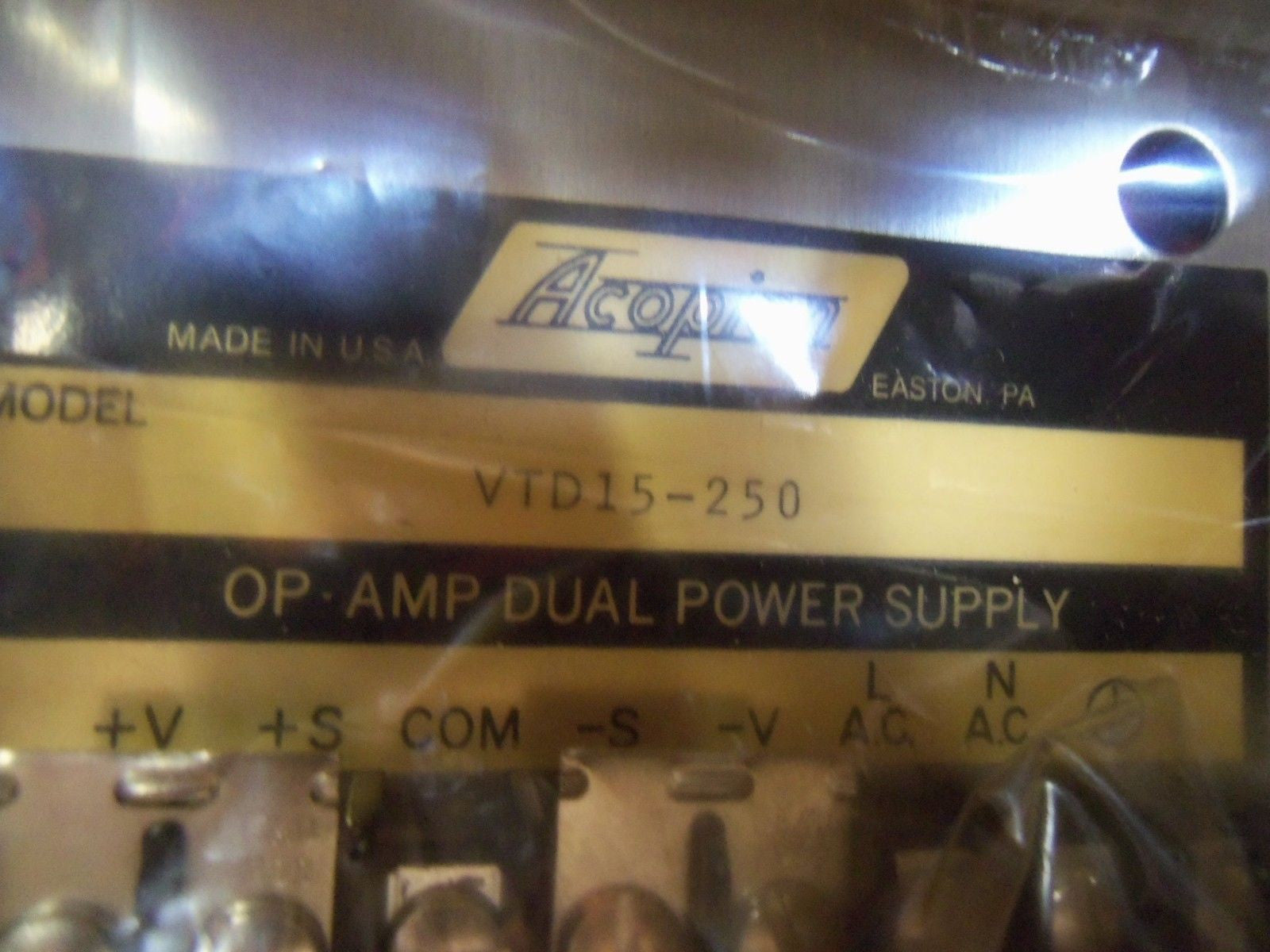 ACOPIAN VTD15-250 *NEW IN BOX*