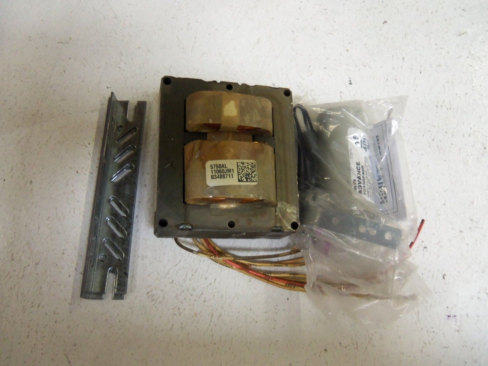 ADVANCE 71A5750-001D BALLAST *NEW IN BOX*