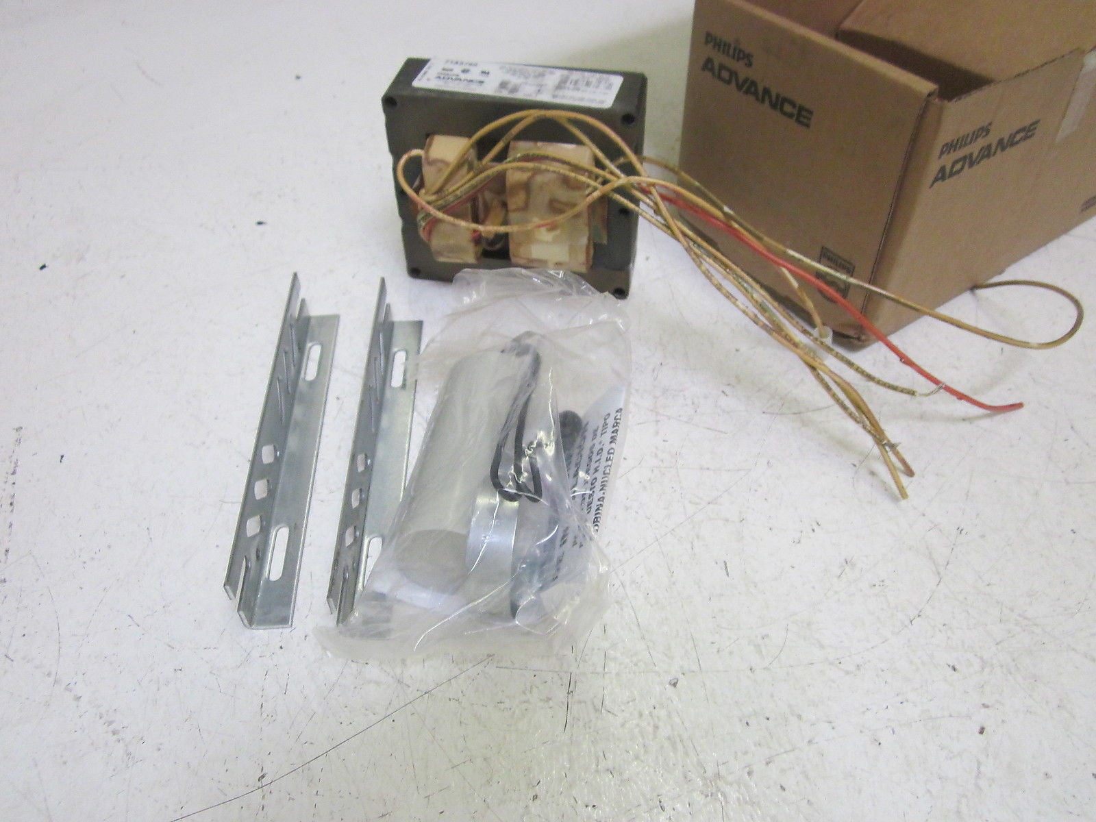 ADVANCE 71A5770-001D CORE & COIL BALLAST 120/208/240/277V *NEW IN BOX*