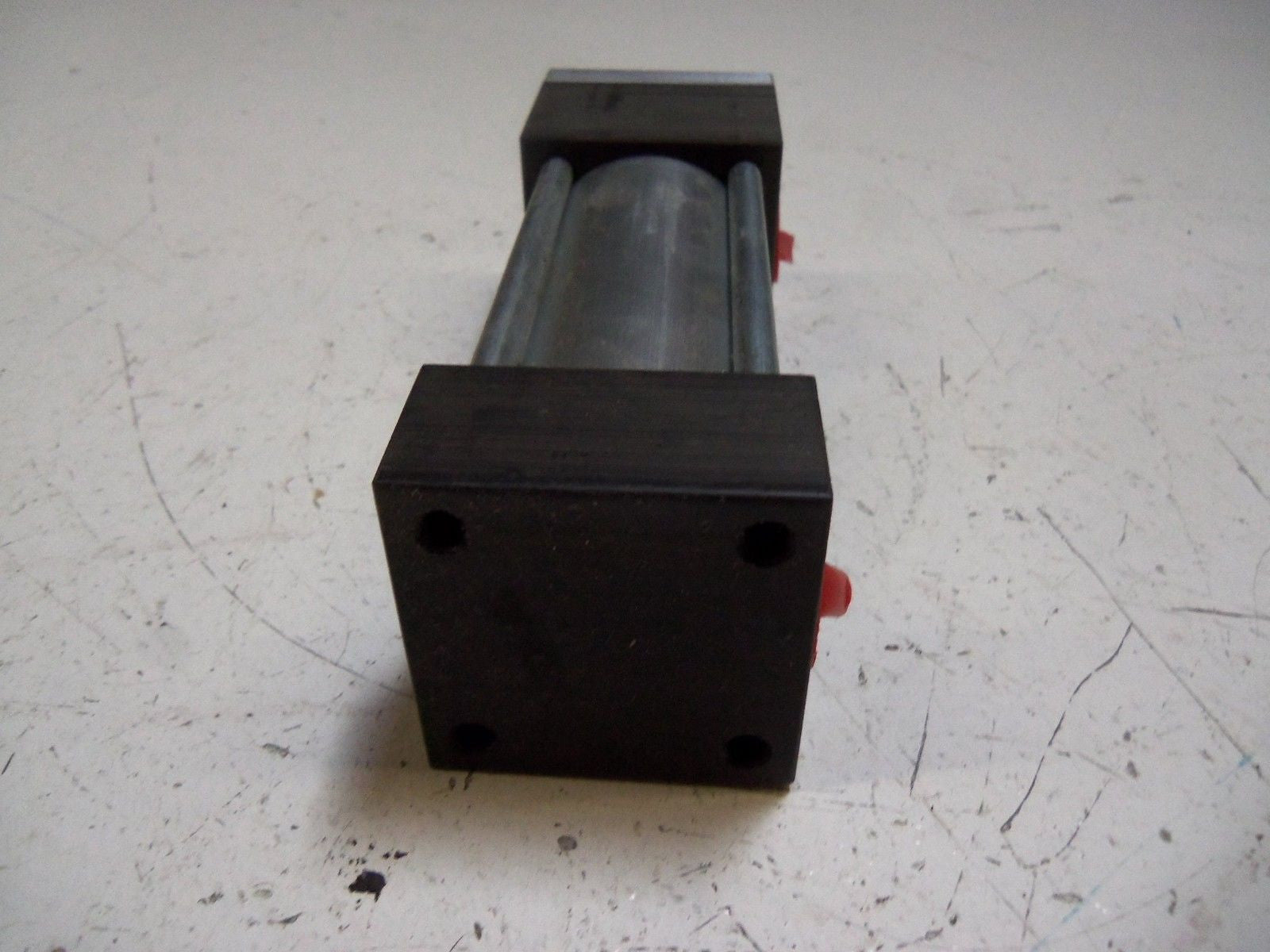 ADVANCED AUTOMATION 1-1/2X2 MS-4-DC PNEUMATIC CYLINDER *USED*