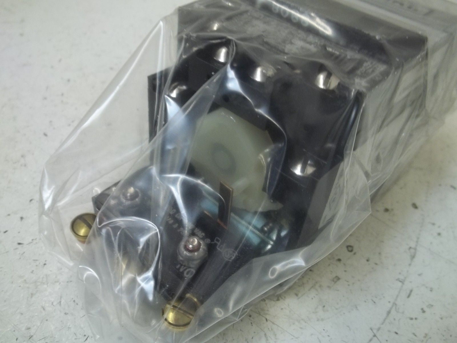 AGASTAT 7012PFL 1-10 MIN 125VDC *NEW IN BOX*
