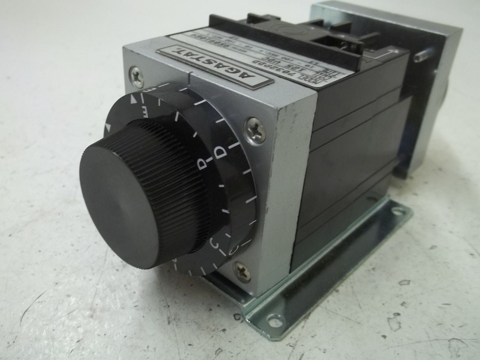 AGASTAT 7032PDD TIMING RELAY 125VDC 10-100SEC. *NEW NO BOX*