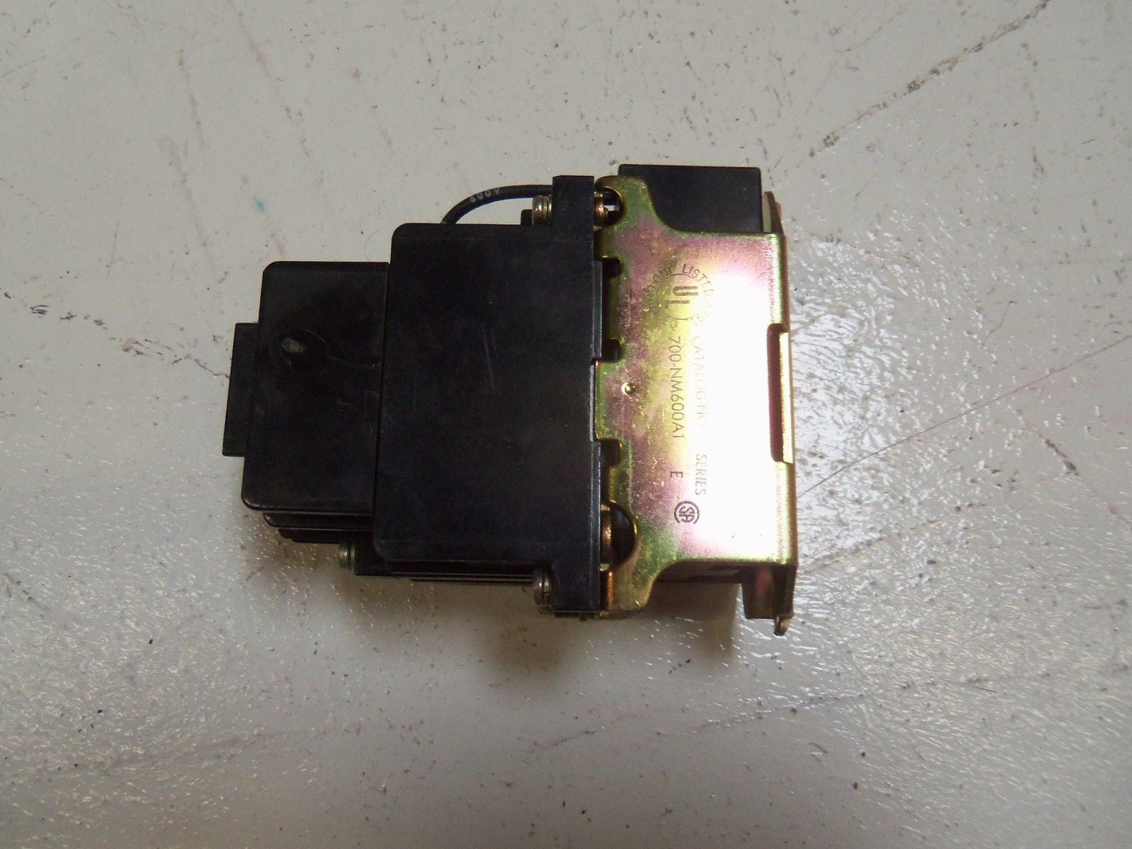 ALLEN-BRADLEY 700-NM600A1 SERIES E INDUSTRIAL RELAY *USED*
