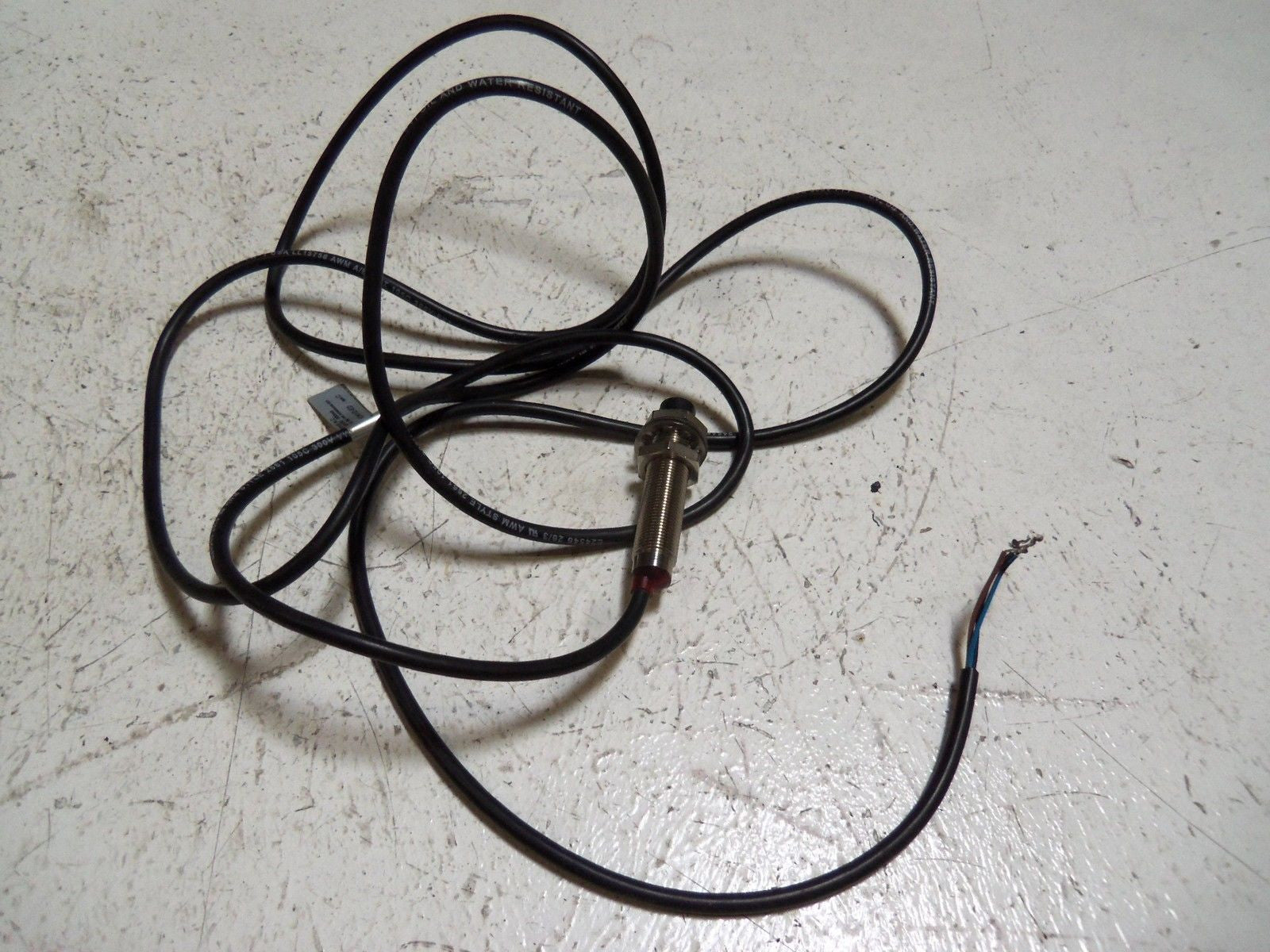 ALLEN-BRADLEY 872C-D4CN12-E2 SERIES C PROXIMITY SWITCH *USED*