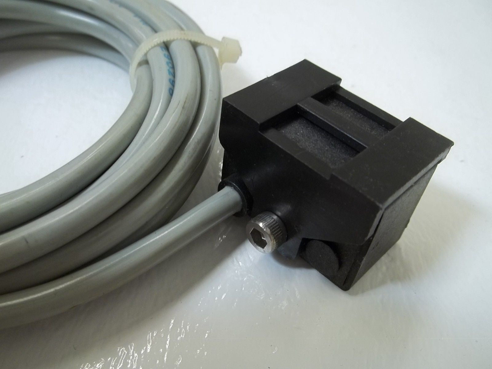 ALLENAIR R01/739-100-001 REED SWITCH *USED*