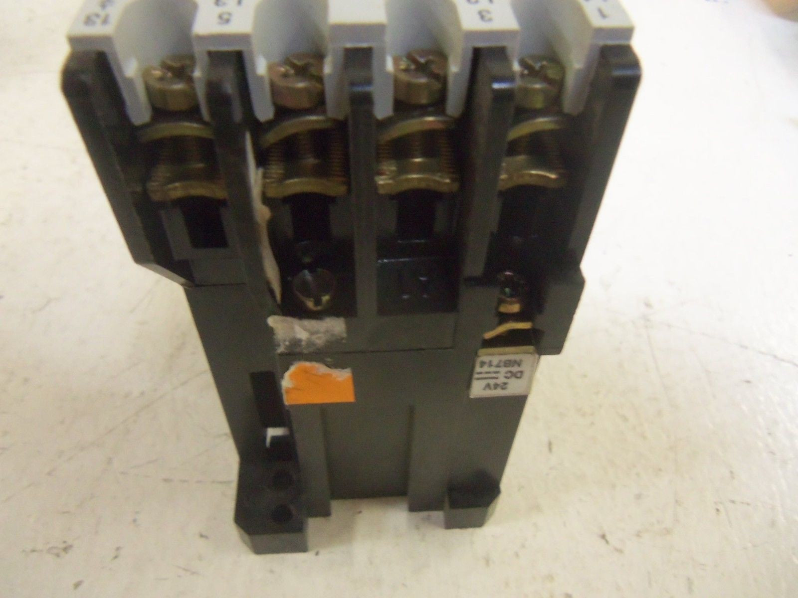 ALLEN BRADLEY 100-A18NZJ3 SER. B CONTACTOR 24VDC *USED*