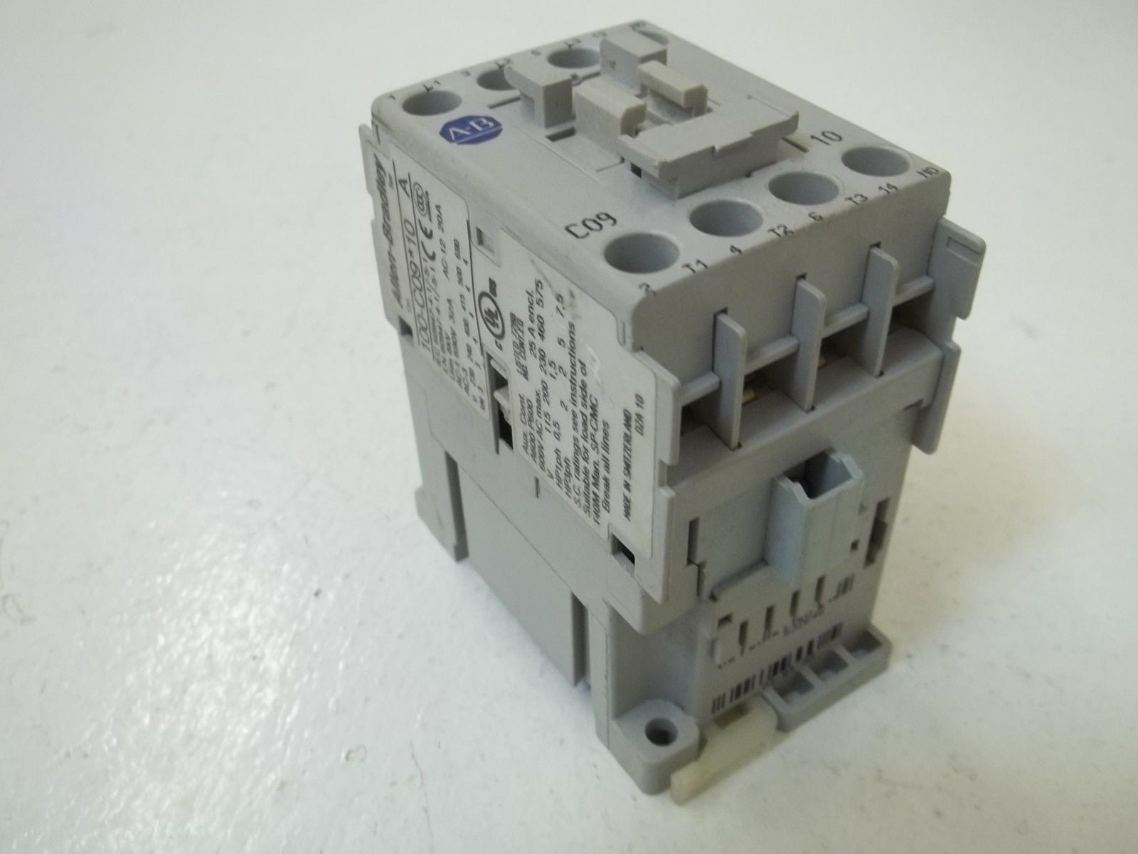 ALLEN BRADLEY 100-C09J10 SER. A CONTACTOR 24V *USED*