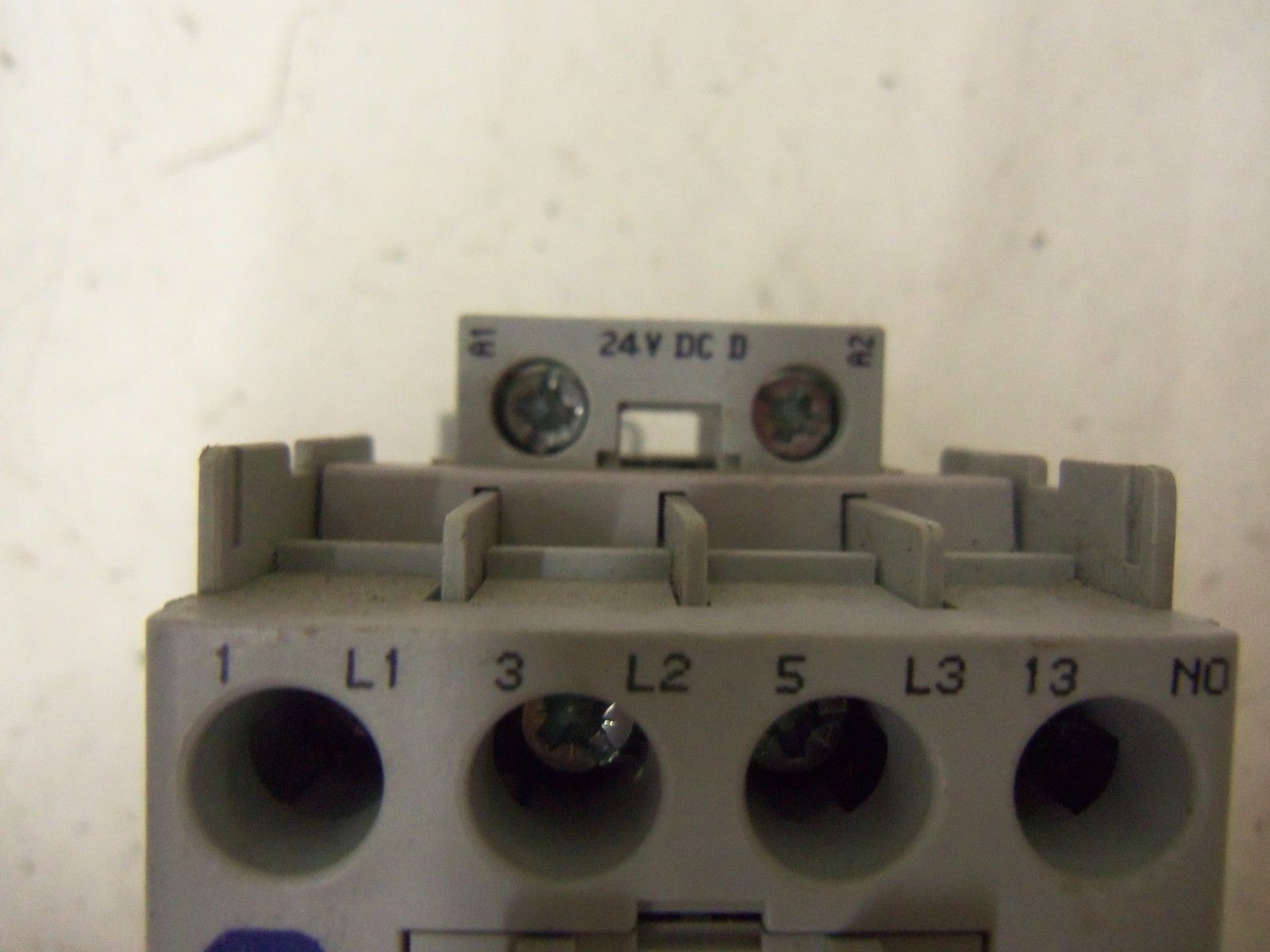 ALLEN BRADLEY 100-C12DJ10 SER. A CONTACTOR 24VDC *NEW NO BOX*