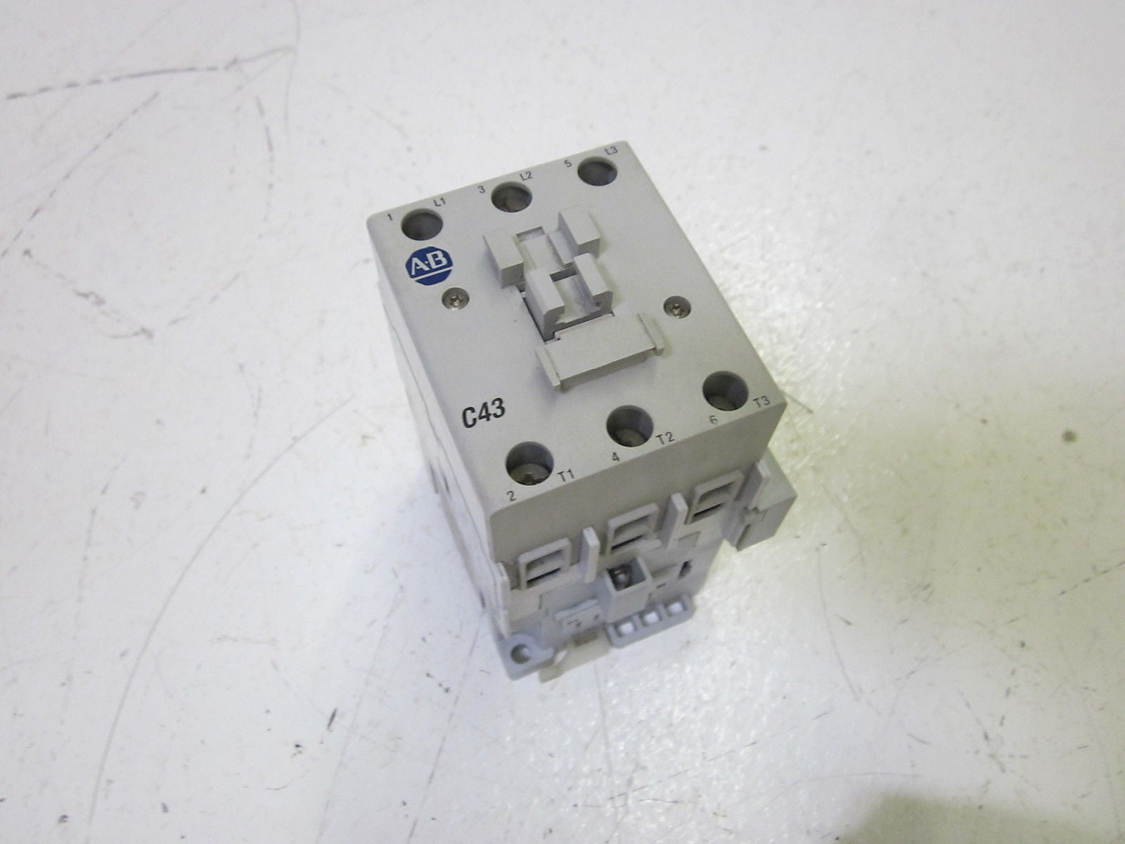 ALLEN BRADLEY 100-C43C10 SER. A CONTACTOR 550/600V *USED*
