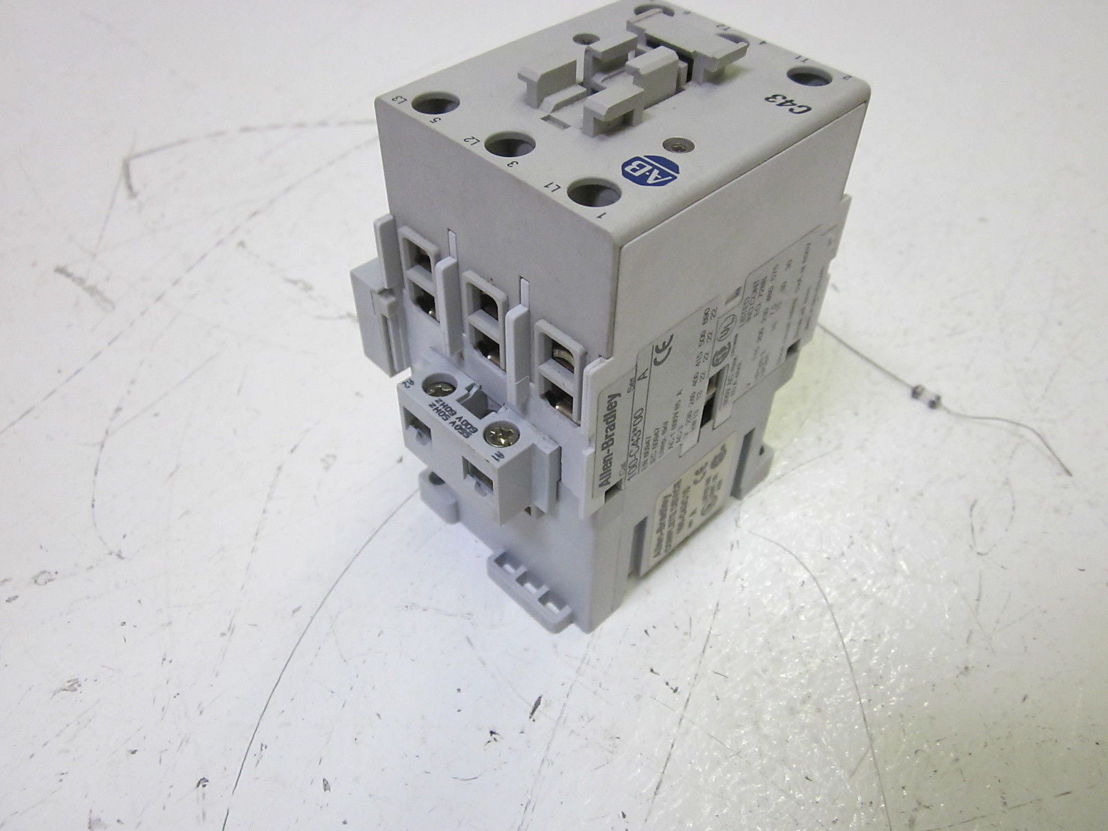 ALLEN BRADLEY 100-C43C10 SER. A CONTACTOR 550/600V *USED*