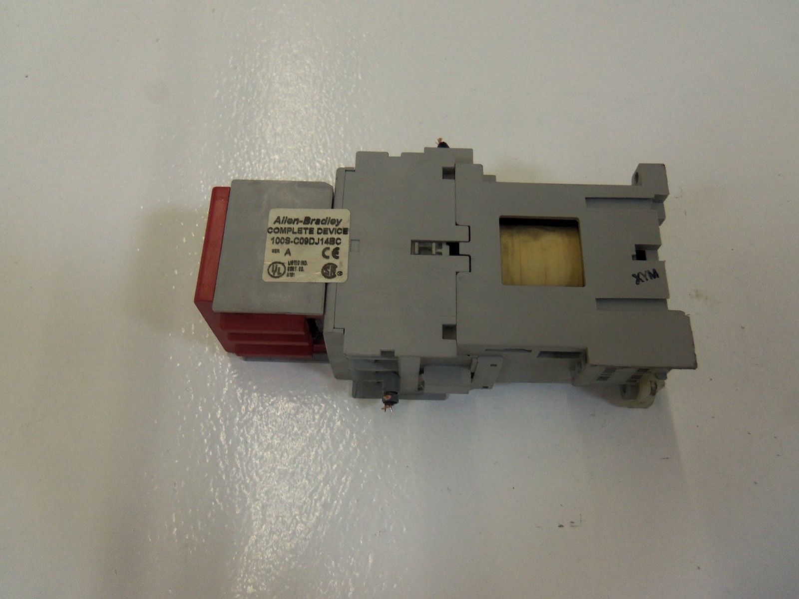 ALLEN BRADLEY 100S-C09DJ14BC SER. A SAFETY CONTACTOR 24VDC *USED*
