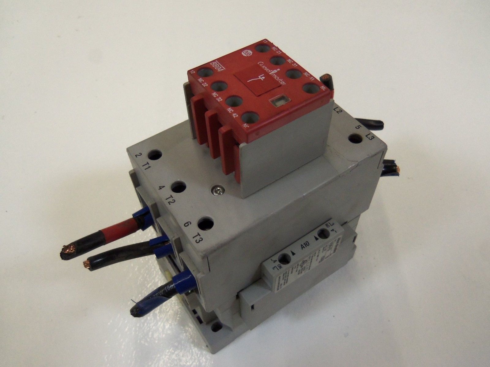 ALLEN BRADLEY 100S-C60DJ14BC SER. B SAFETY CONTACTOR 24VDC *USED*