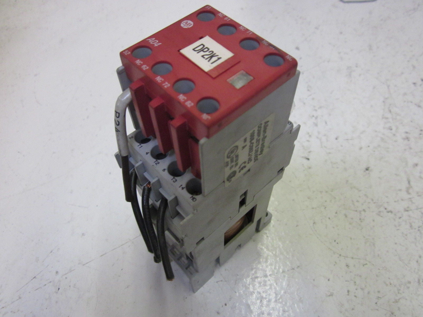 ALLEN BRADLEY 100S-C09ZJ14C SER. C SAFETY CONTACTOR *USED*