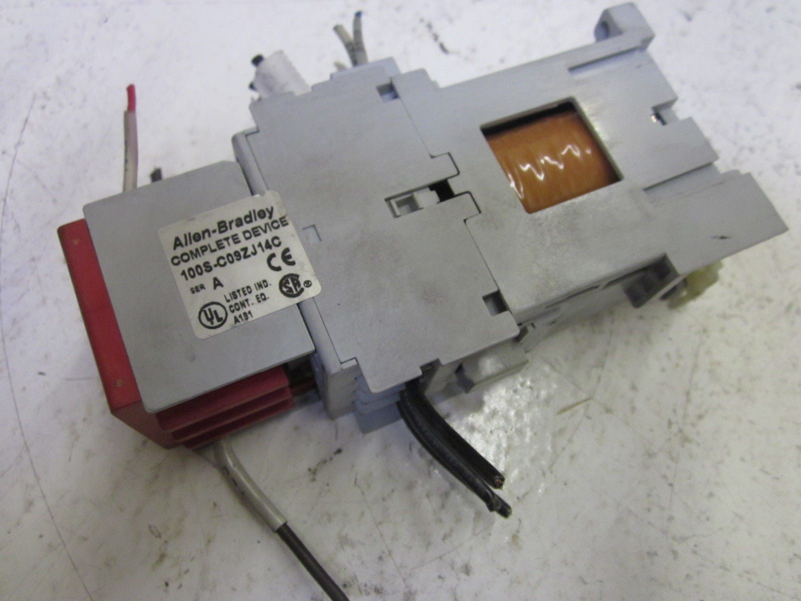 ALLEN BRADLEY 100S-C09ZJ14C SER. C SAFETY CONTACTOR *USED*