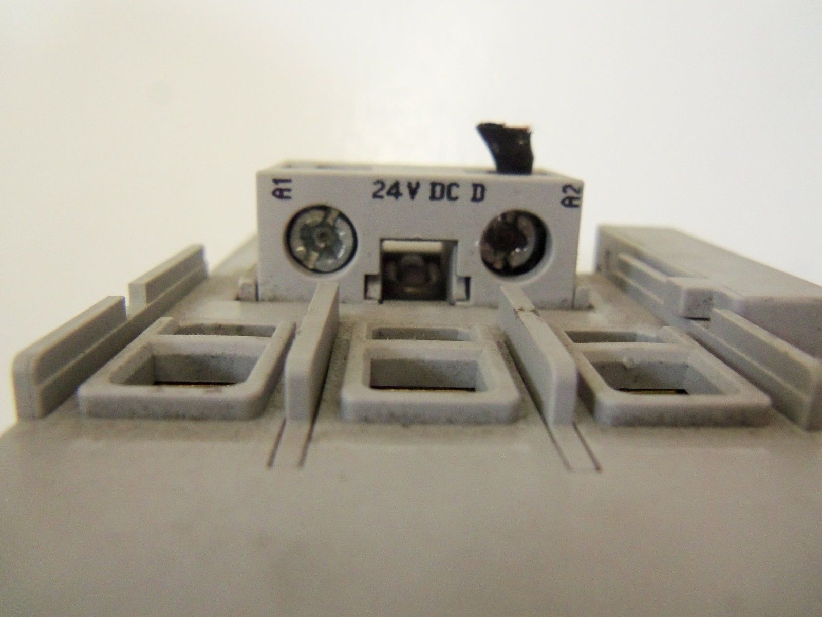 ALLEN BRADLEY 100S-C30DJ14BC SER. A SAFETY CONTACTOR 24VDC *USED*