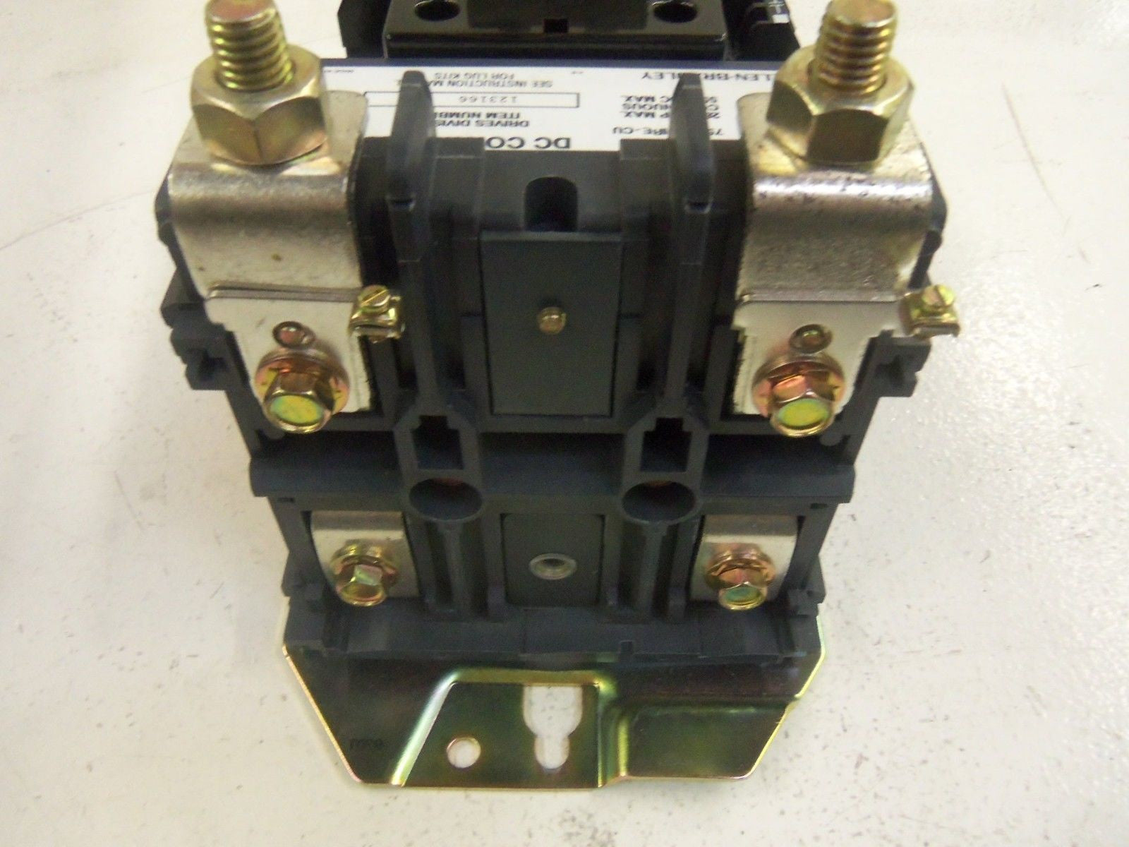 ALLEN BRADLEY 123166 DC CONTACTOR 115V *NEW NO BOX*