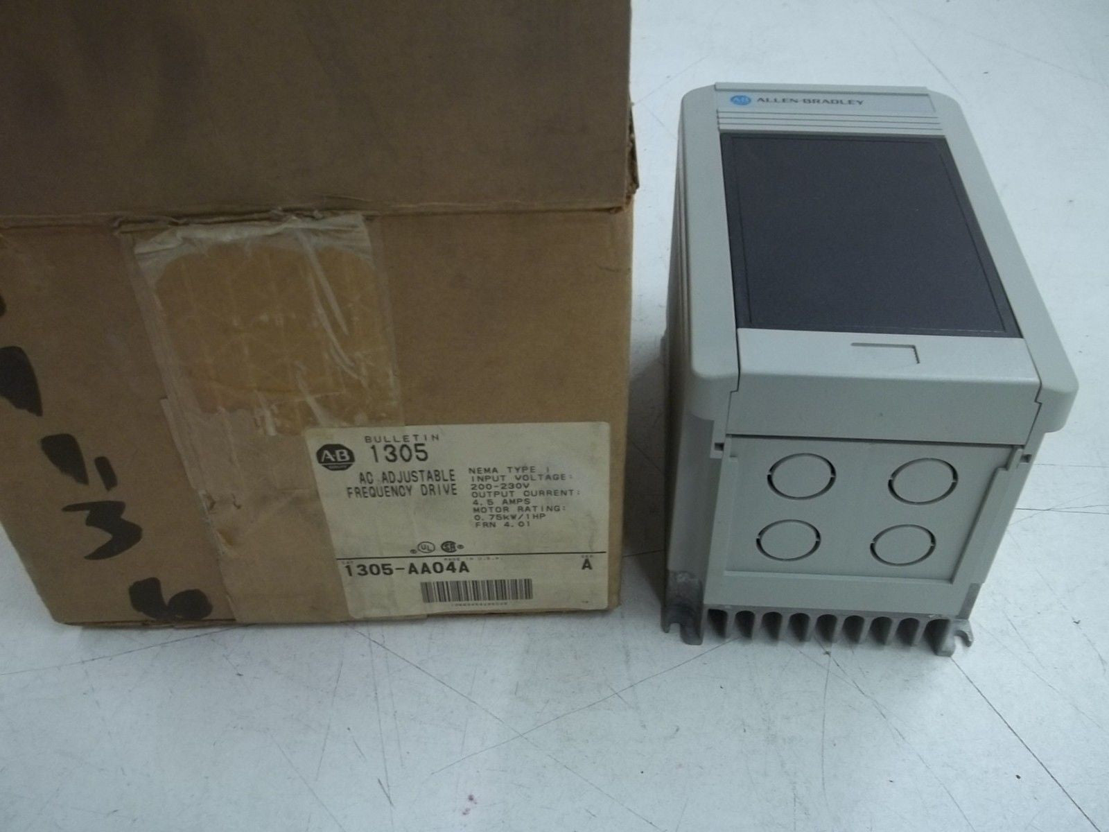 ALLEN BRADLEY 1305-AA04A SER. A AC ADJUSTABLE FREQUENCY DRIVE *NEW IN BOX*
