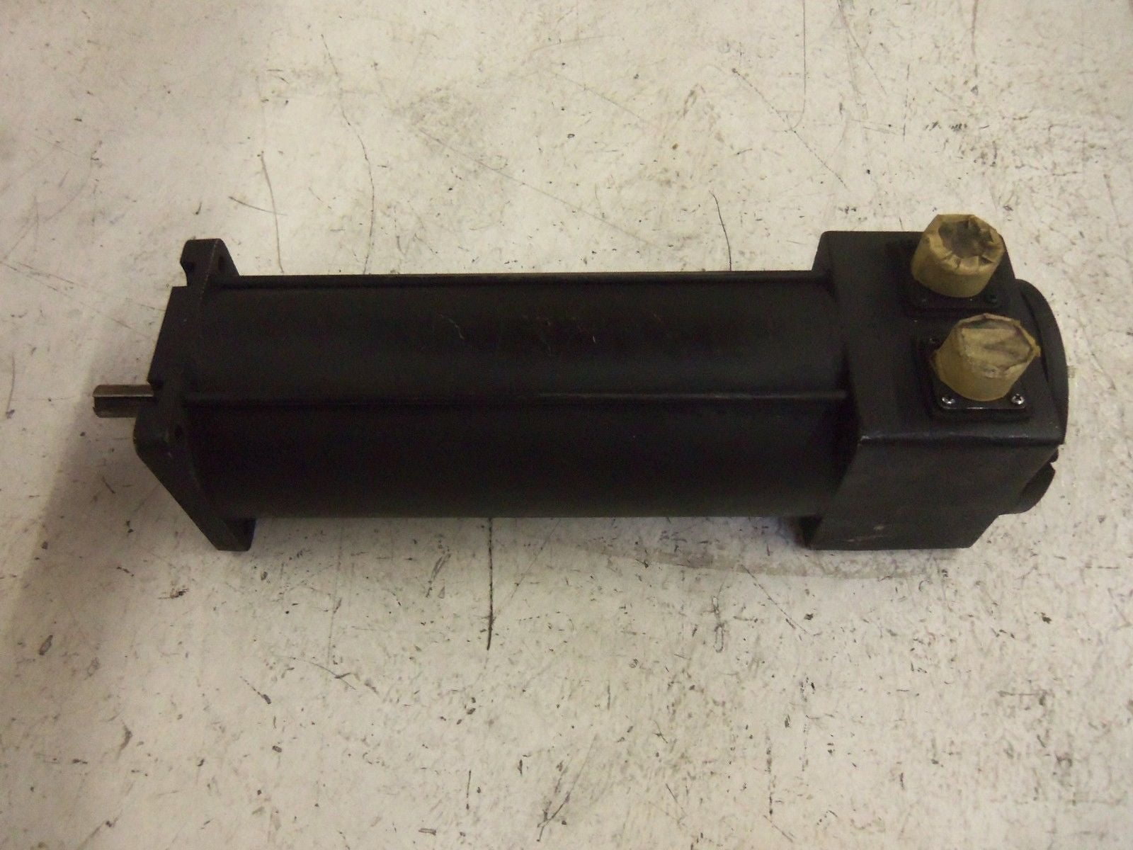 ALLEN BRADLEY 1326AB-A3E-11 AC SERVO MOTOR 1.2 KW 3000 RPM *USED*
