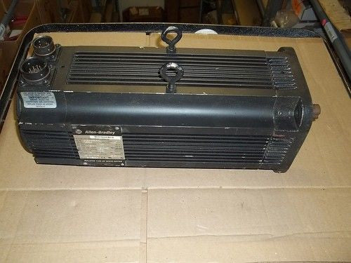 ALLEN BRADLEY 1326AB-B530E-21 SER. C AC SERVO MOTOR 4.3 KW 3000 RPM *USED*