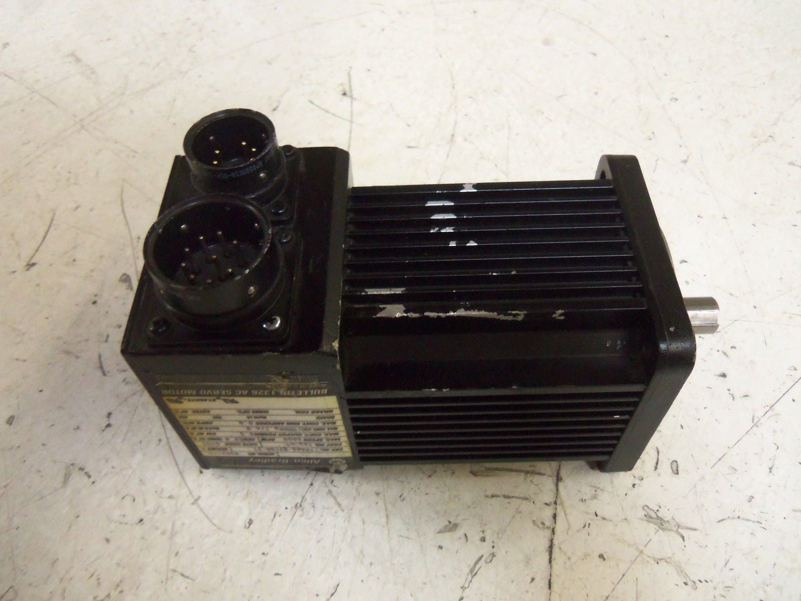 ALLEN BRADLEY 1326AS-B310H-21 SERIES A SERVO MOTOR *USED*