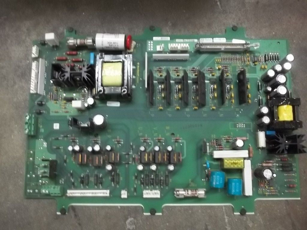 ALLEN BRADLEY 1336-BDB-SP18D GATE DRIVER BOARD *USED*