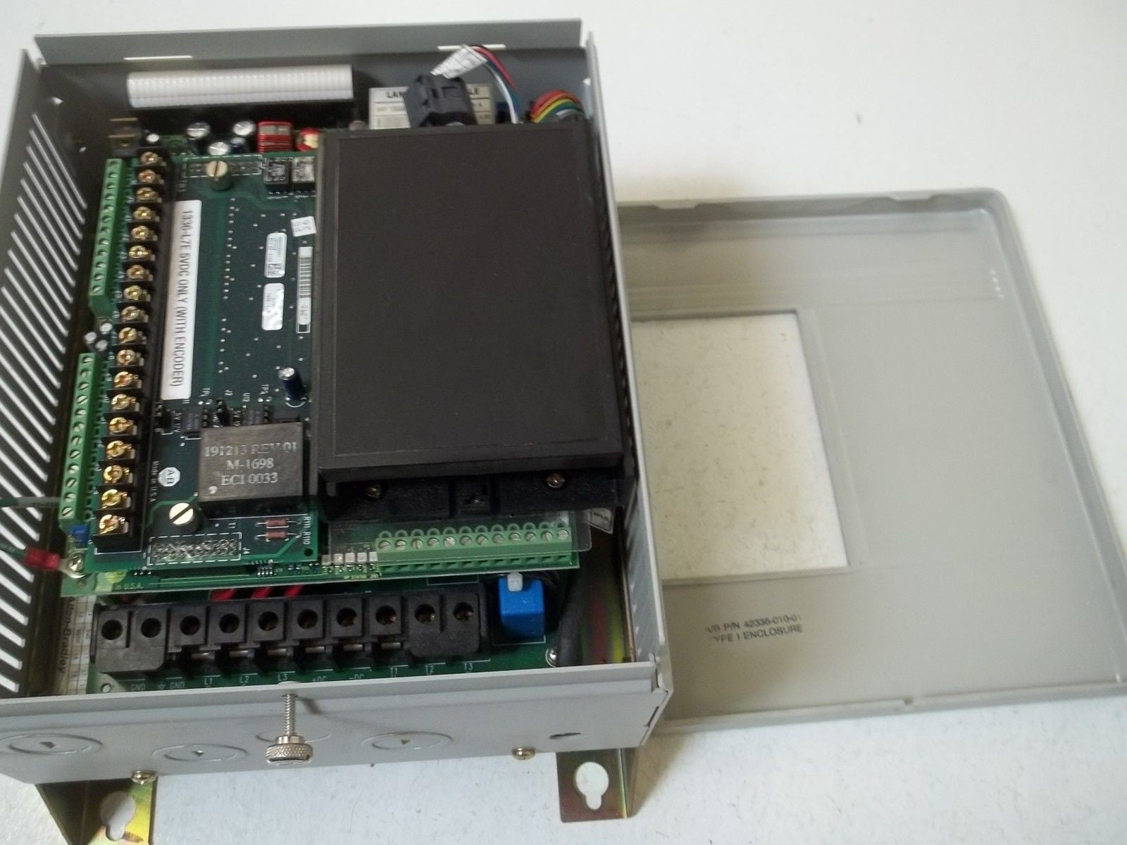 ALLEN BRADLEY 1336E-BRF07-AA-EN-HAB-L7E VECTOR DRIVE *NEW NO BOX*