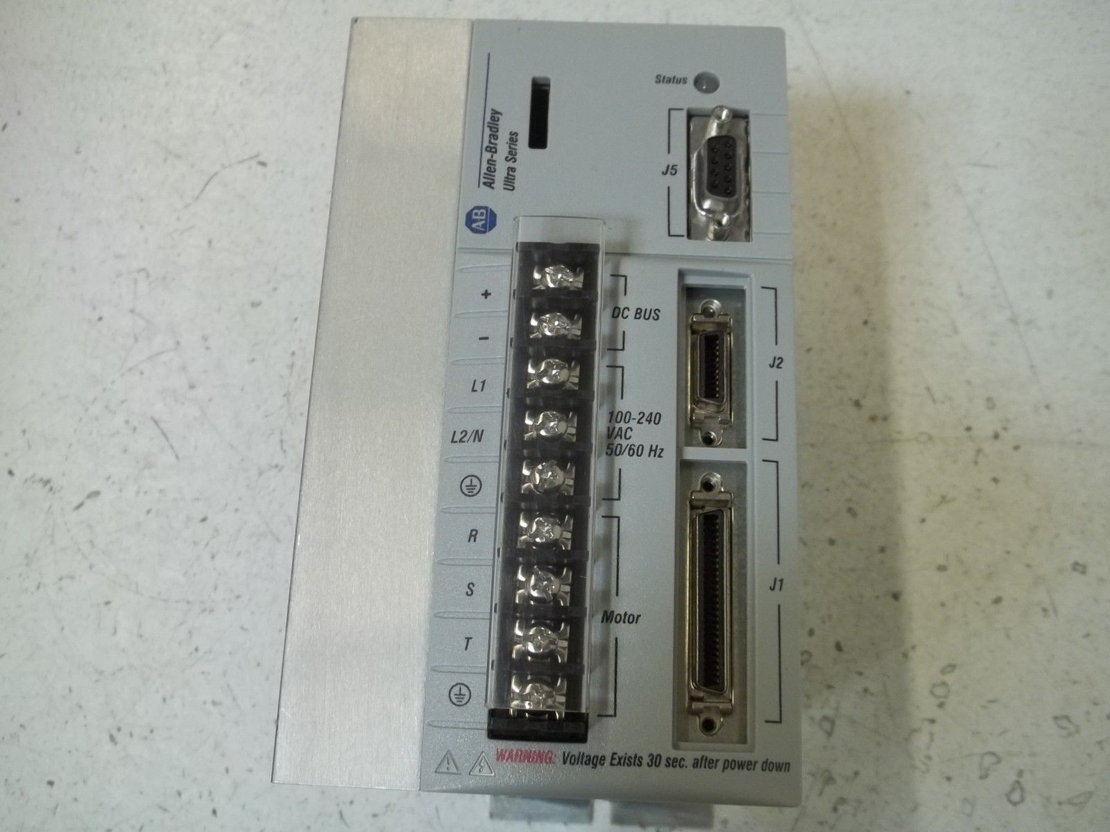 ALLEN BRADLEY 1398-DDM-019 SER.B SERVO DRIVE *USED*