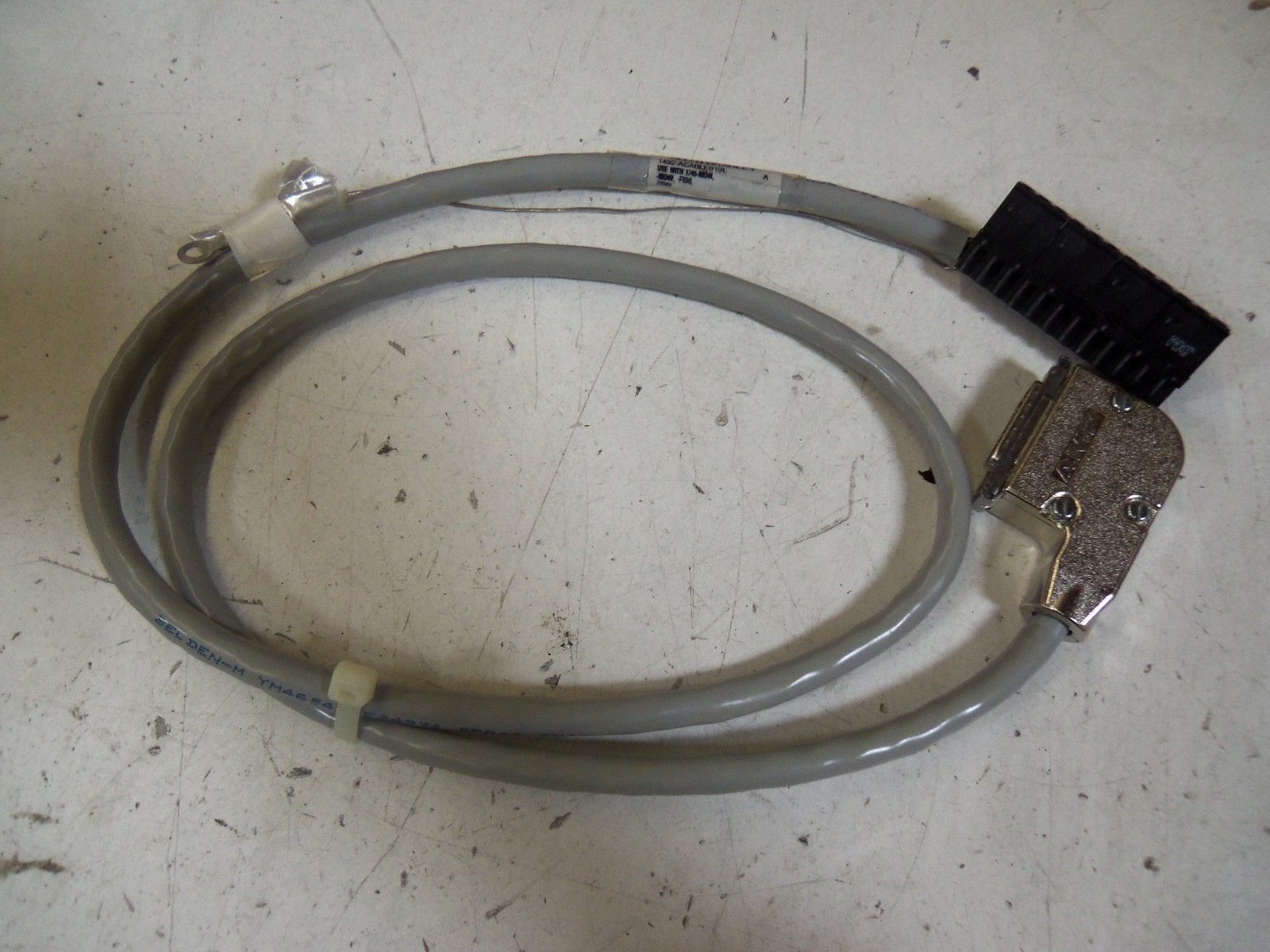 ALLEN BRADLEY 1492-ACABLE010L SERIES A *NEW NO BOX*