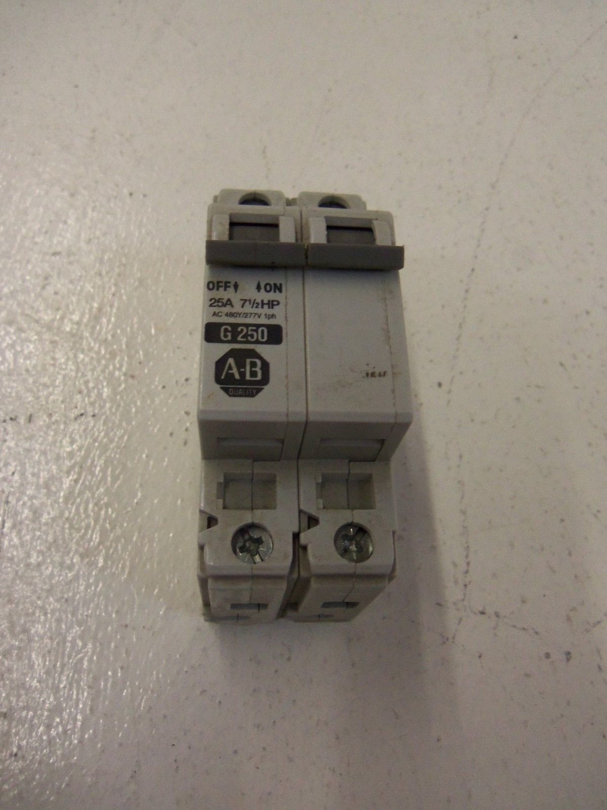 ALLEN BRADLEY 1492-CB2G250 SER. C CIRCUIT BREAKER 25A 7-1/2HP *USED*