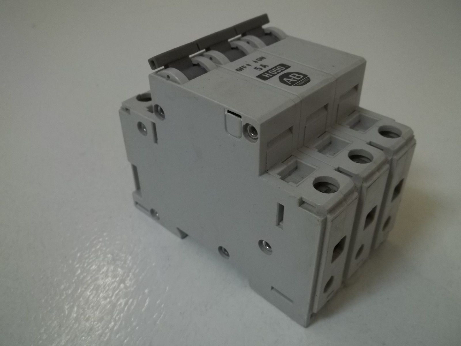 ALLEN BRADLEY 1492-CB3H050 SER. B CIRCUIT BREAKER 5A *USED*