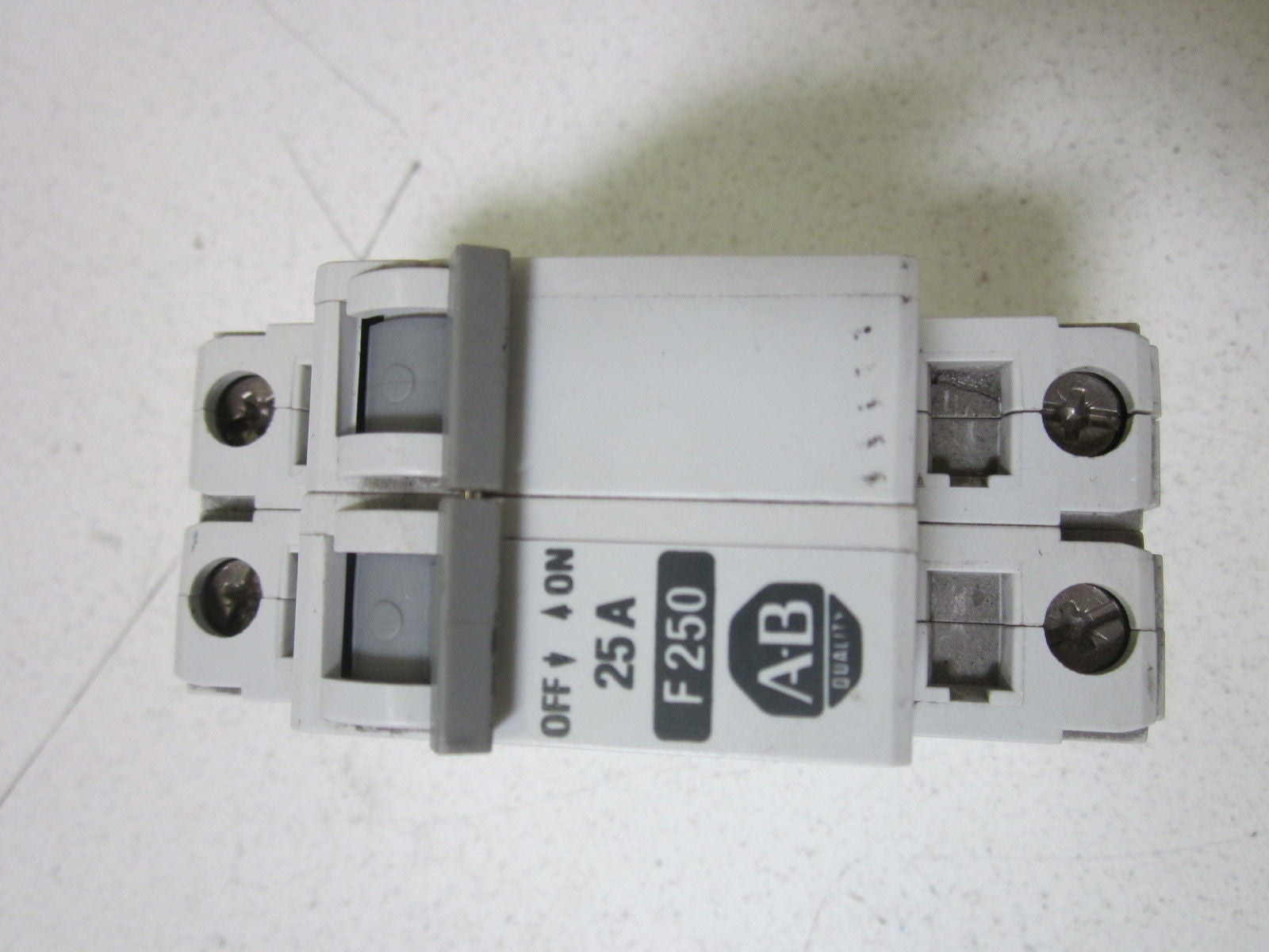 ALLEN BRADLEY 1492-CB2F250 SER. B CIRCUIT BREAKER 25A *USED*
