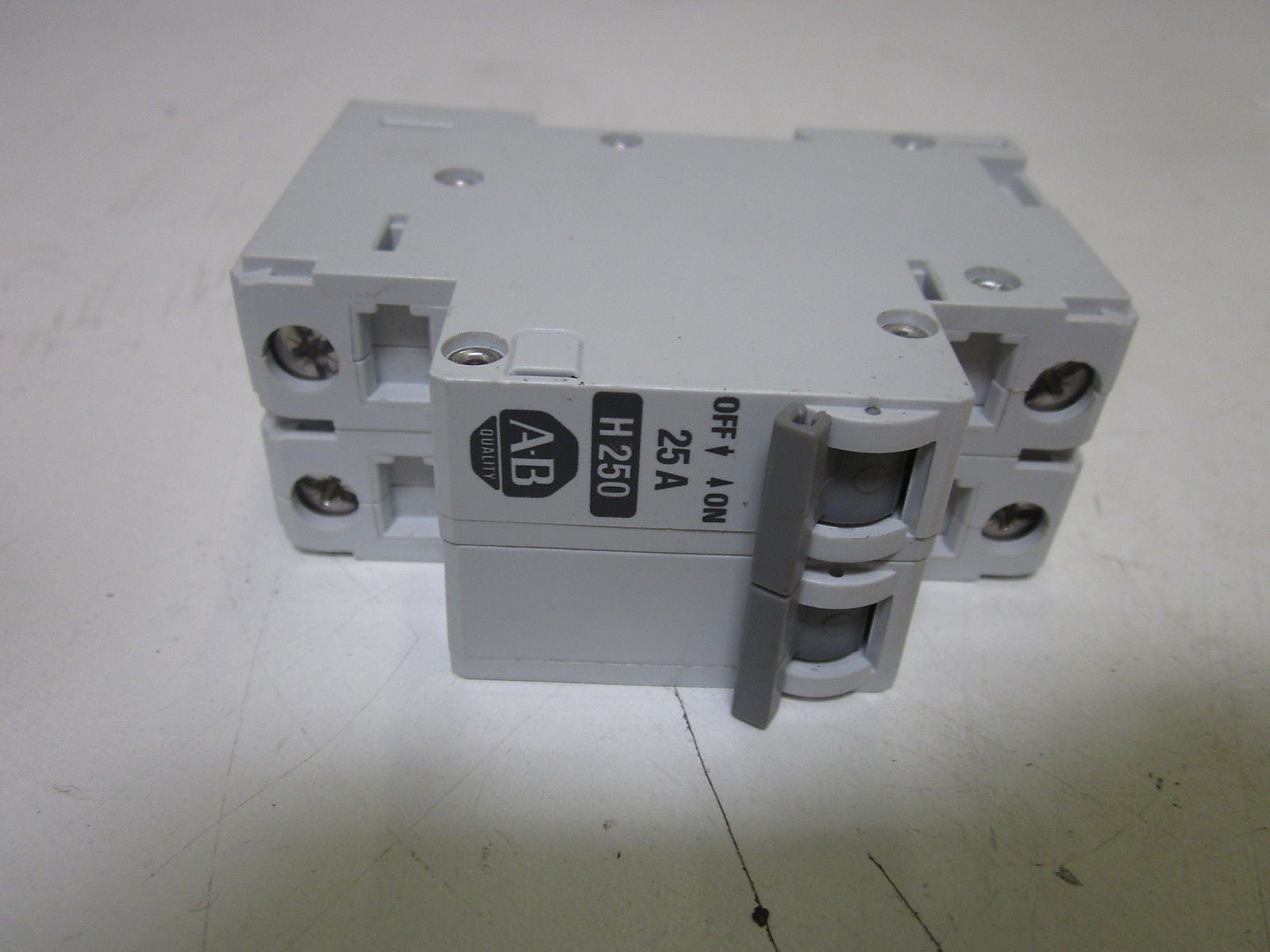 ALLEN BRADLEY 1492-CB2H250 SER. B CIRCUIT BREAKER 25A *NEW NO BOX*