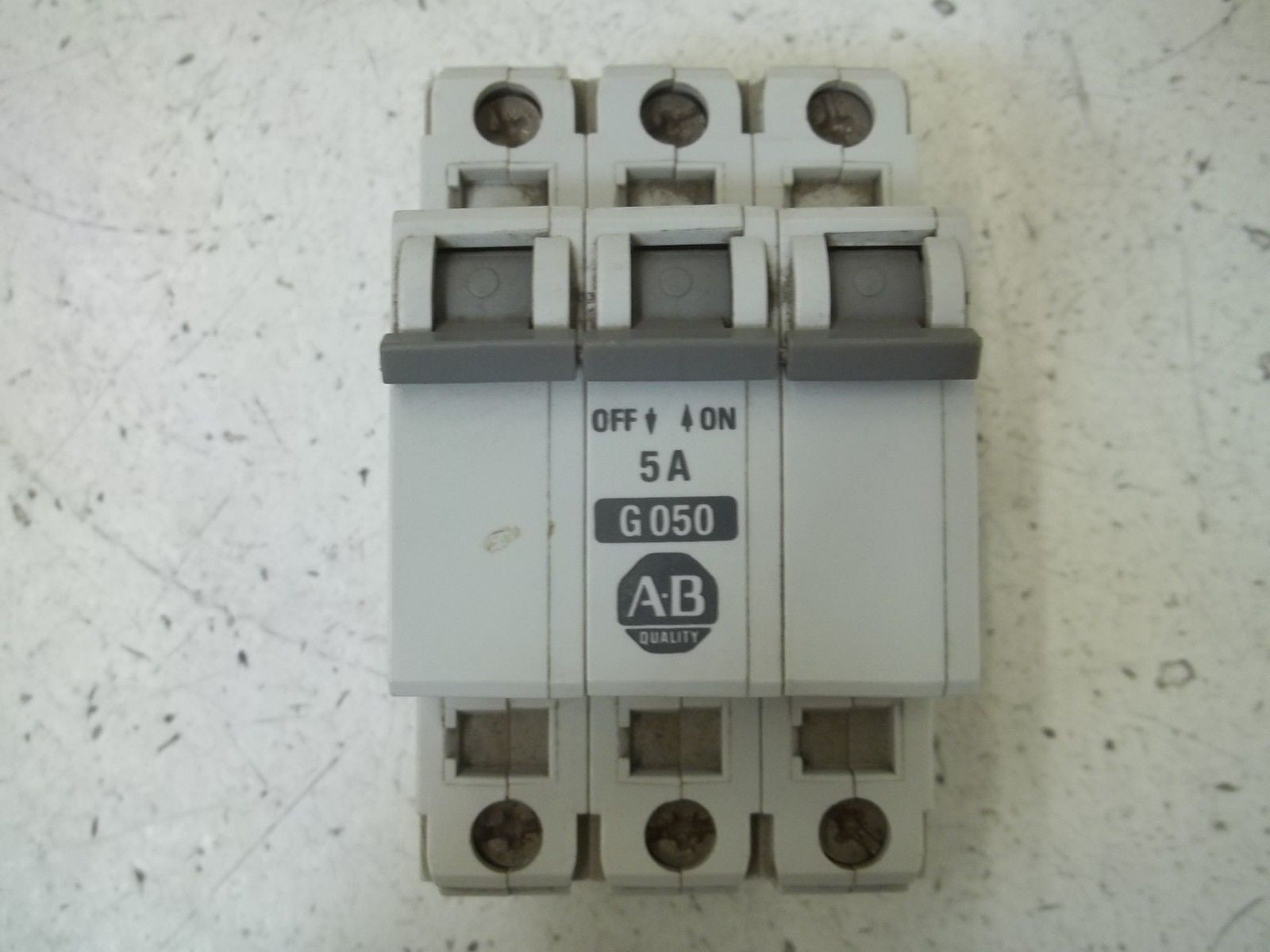 ALLEN BRADLEY 1492-CB3G050 SER. B CIRCUIT BREAKER 5A *USED*