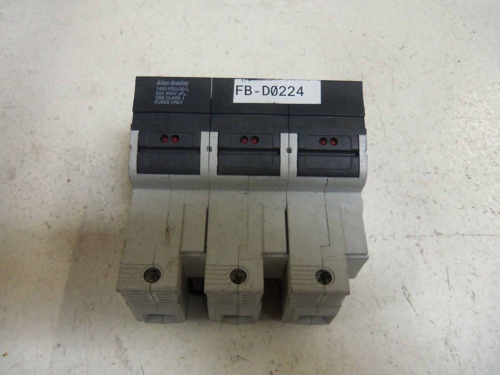 ALLEN BRADLEY 1492-FB3J30-L SERIES B *USED*