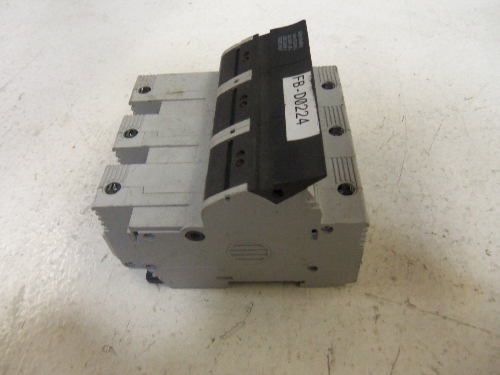 ALLEN BRADLEY 1492-FB3J30-L SERIES B *USED*