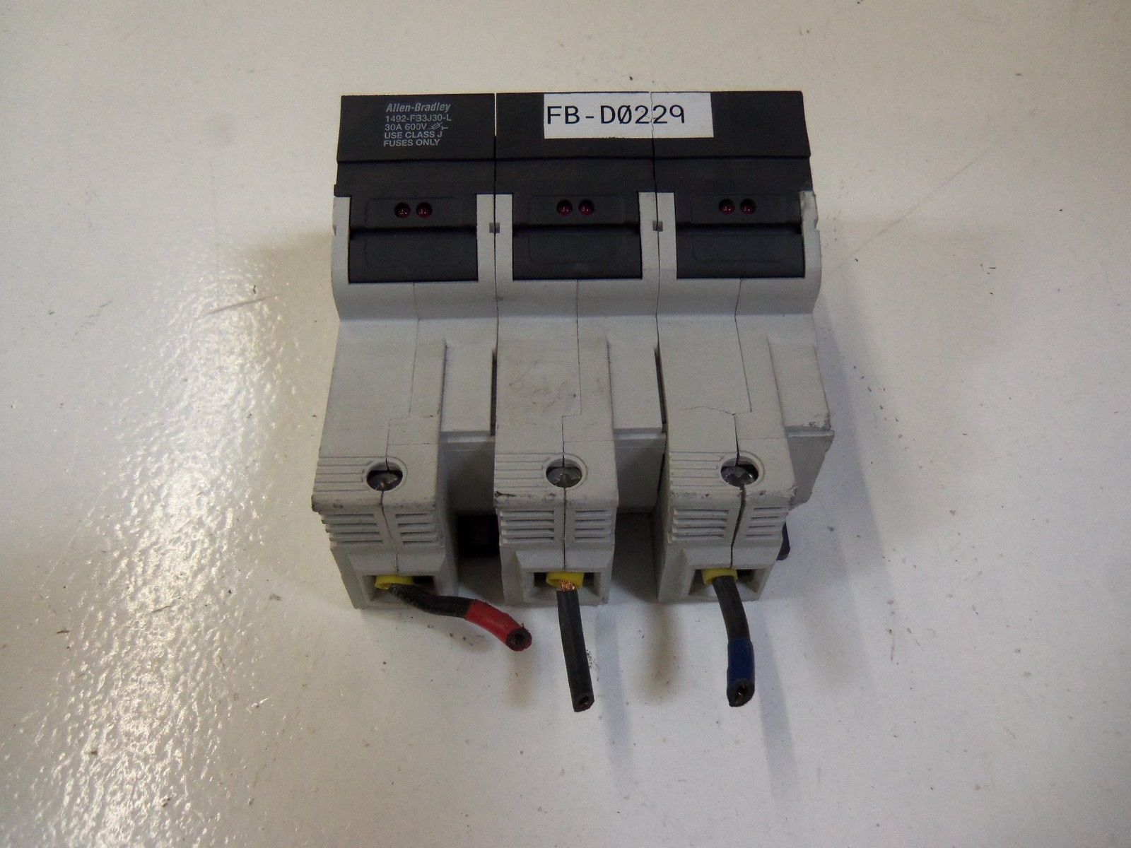ALLEN BRADLEY 1492-FB3J30-L *USED*