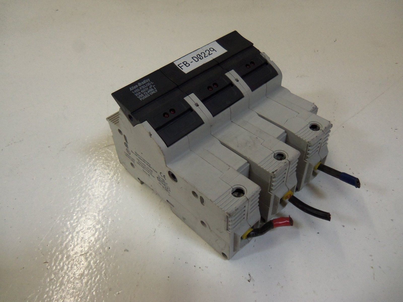ALLEN BRADLEY 1492-FB3J30-L *USED*